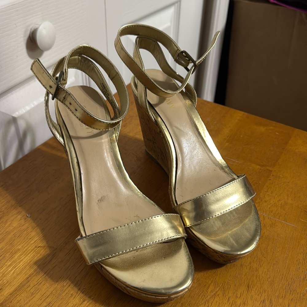 Old Navy Gold Wedges Sandals